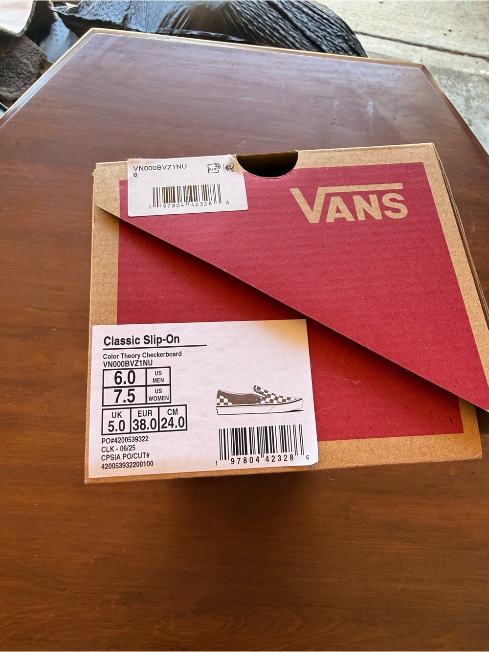 NIB VANS Classic Slip-On Color Theory Checkerboard - Tan/White Size 7.5 - Picture 4 of 5